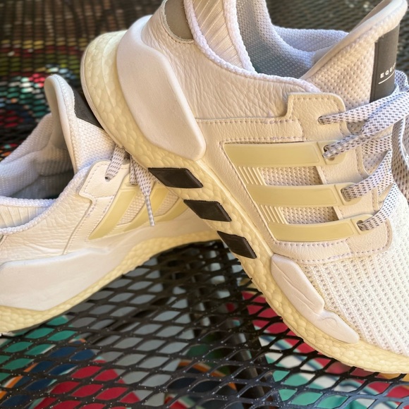 Adidas ADV/91-18. 10.5 white tennis shoes - Picture 3 of 7